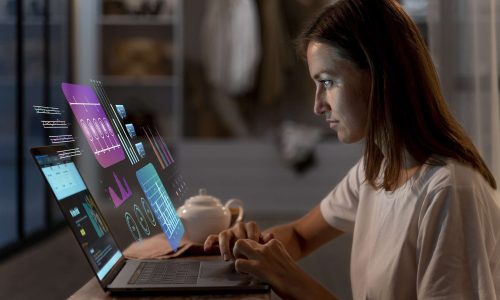 mulher tecnologia-Freepik